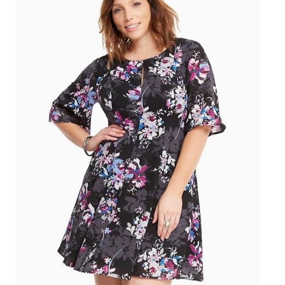 torrid Dresses & Skirts - Torrid Floral Flutter Sleeves Dress NWT